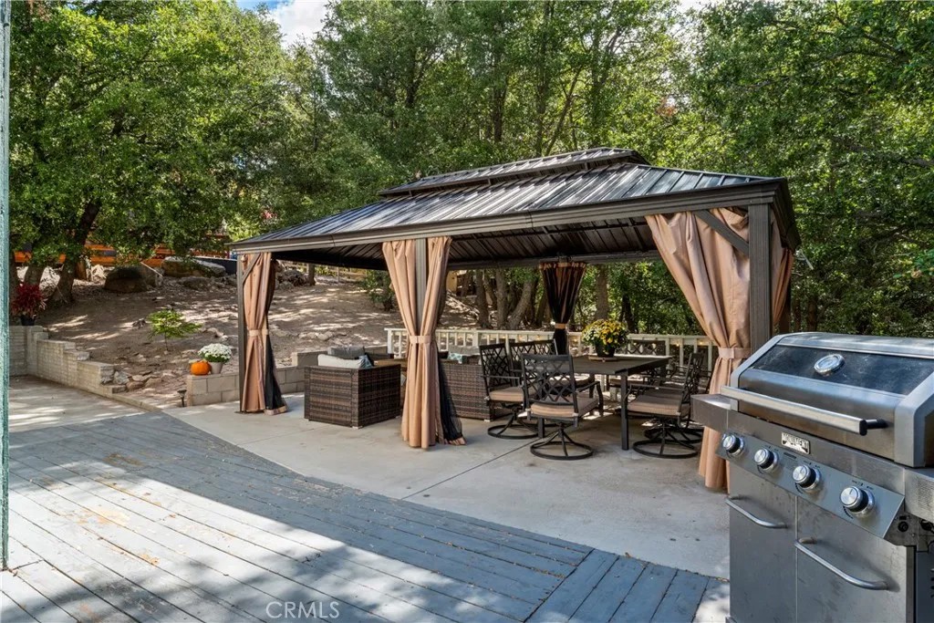 955 Teakwood Drive