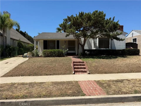 Photo of 1569 Midvale Avenue, Los Angeles, CA 90024 (MLS # AR26142441)
