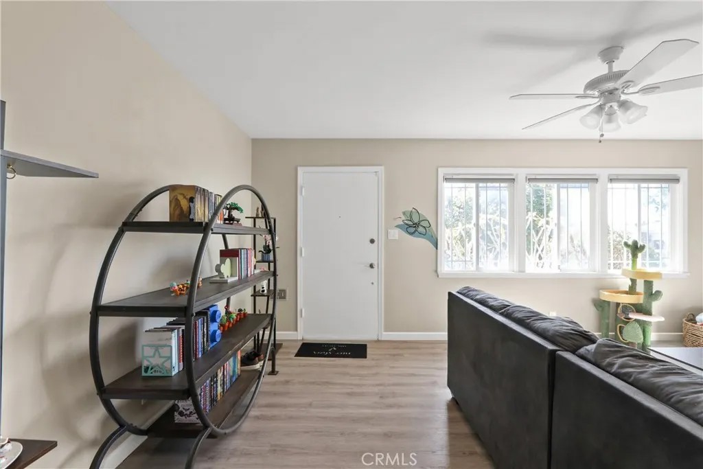 1221 Carlton