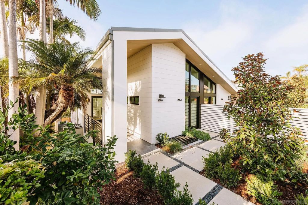 Photo of 2258 Cambridge Ave, Cardiff, CA 92007 (MLS # 2601072)