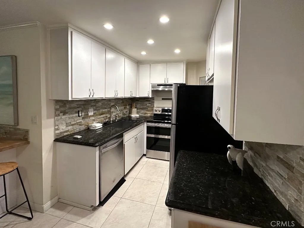 1108 Camino Real 409