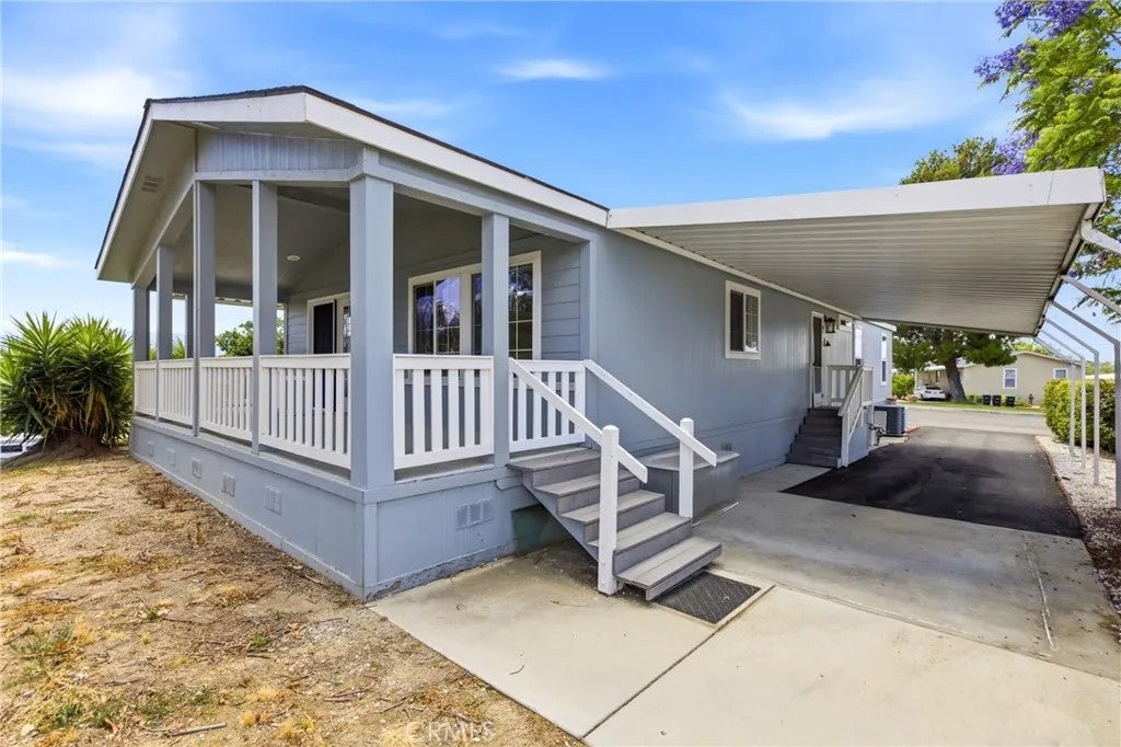 Photo of 31330 S General Kearny RD, Temecula, CA 92591 (MLS # SW26115718)