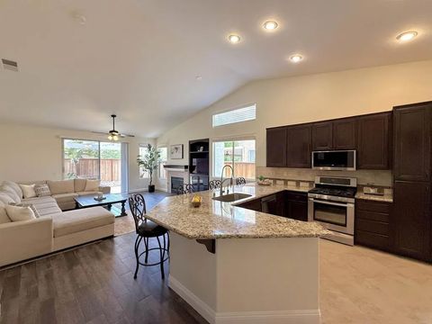 Photo of 3327 Avocado Vista Lane, Fallbrook, CA 92028 (MLS # NDP2604231)