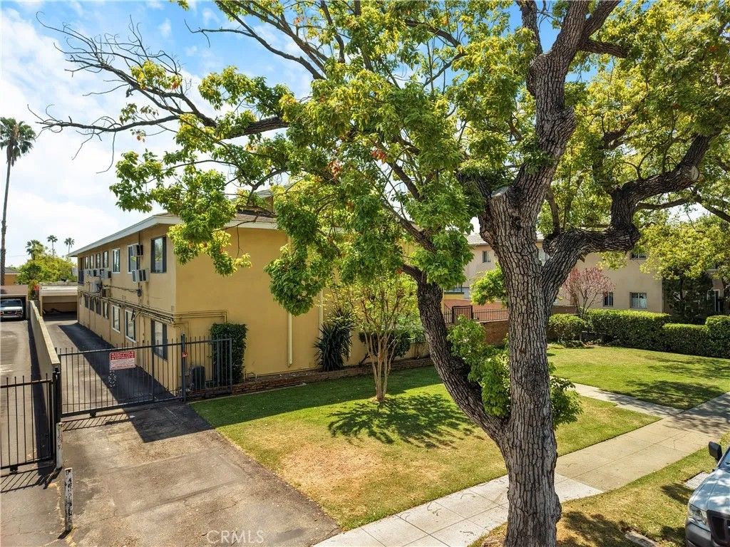 Photo of 518 E Washington BLVD, Pasadena, CA 91104 (MLS # WS26091595)