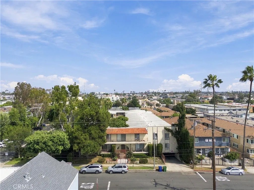 756 N Inglewood 14