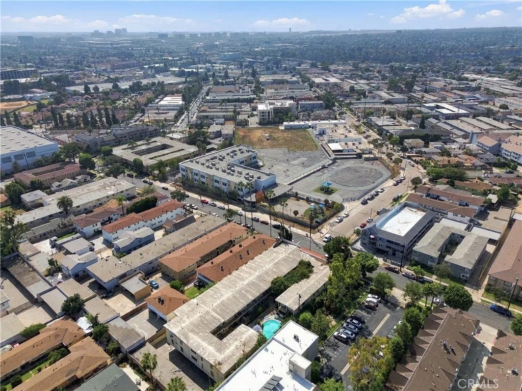756 N Inglewood 14