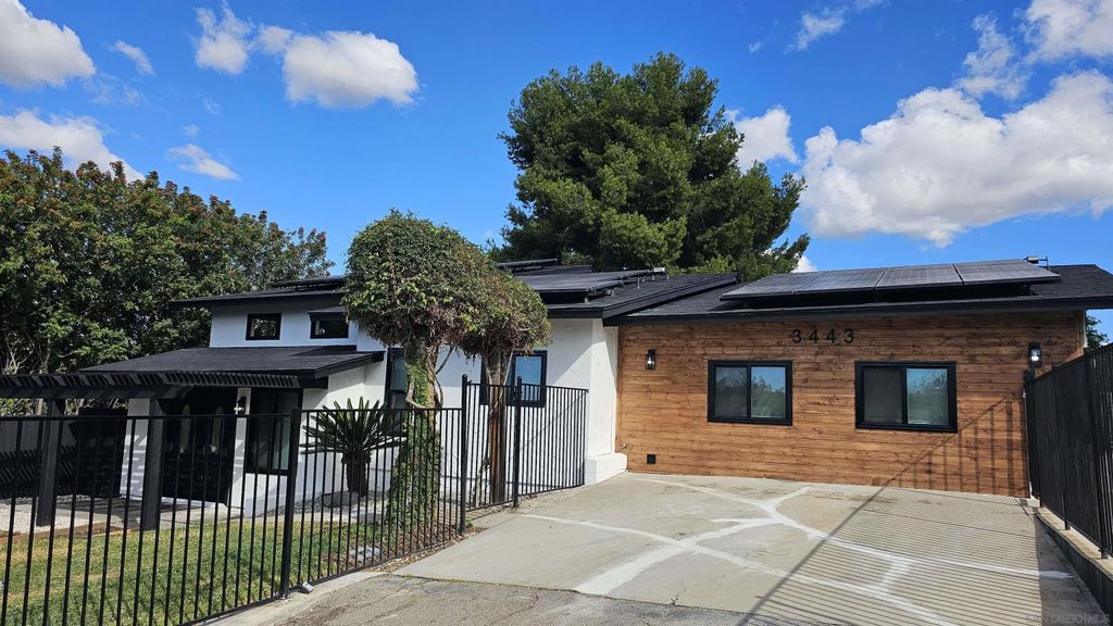 Photo of 3443 Golden View Ter, Lemon Grove, CA 91945 (MLS # 250044522)