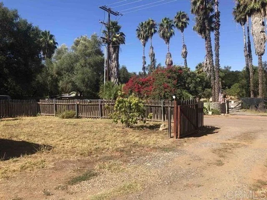 Photo of 2005-07 Camino Rainbow, Fallbrook, CA 92028 (MLS # NDP2508940)