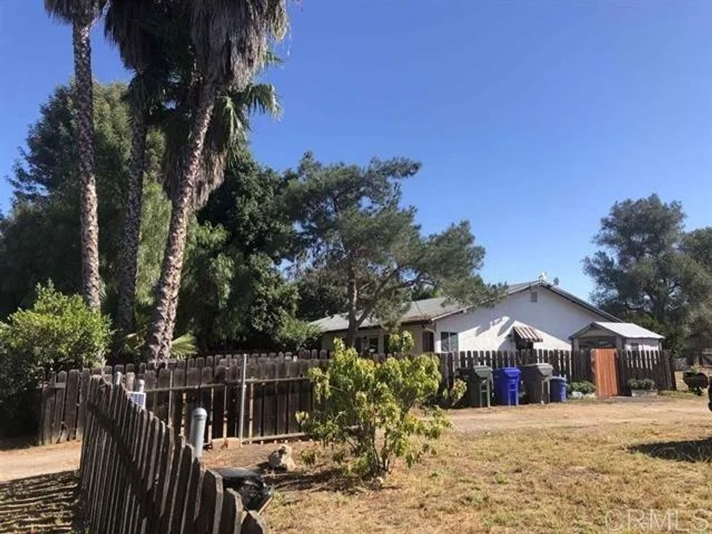 Photo of 2005-07 Camino Rainbow, Fallbrook, CA 92028 (MLS # NDP2508940)