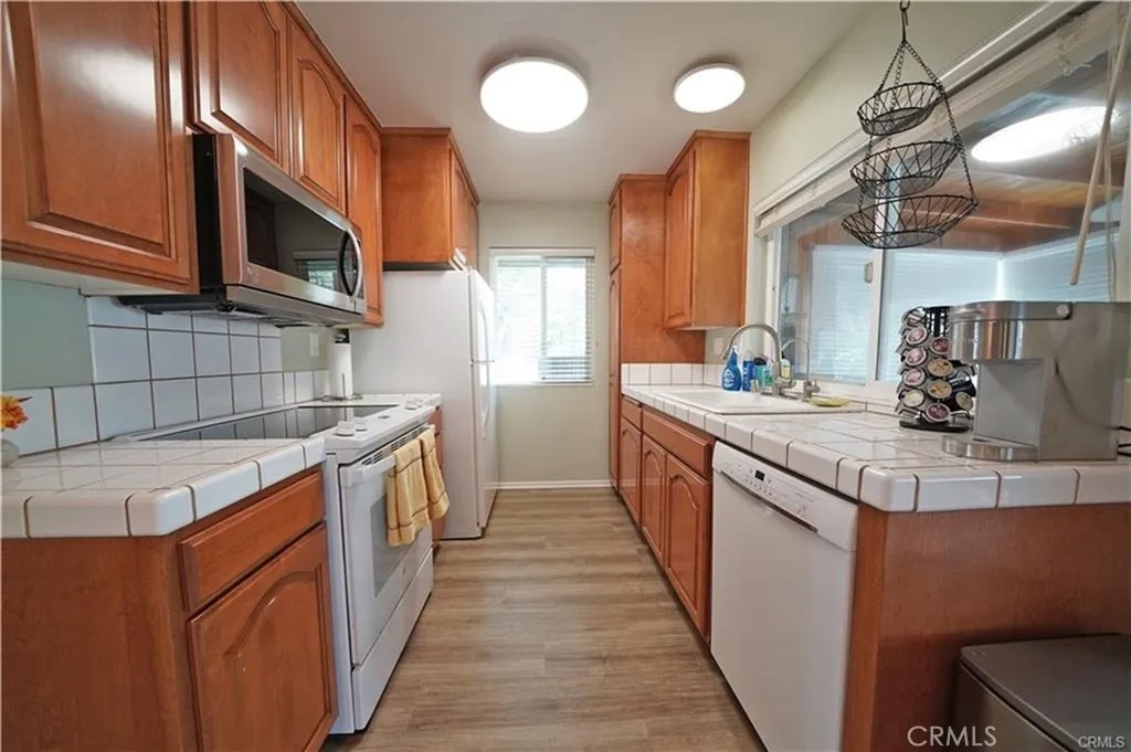 26360 Oakspur A
