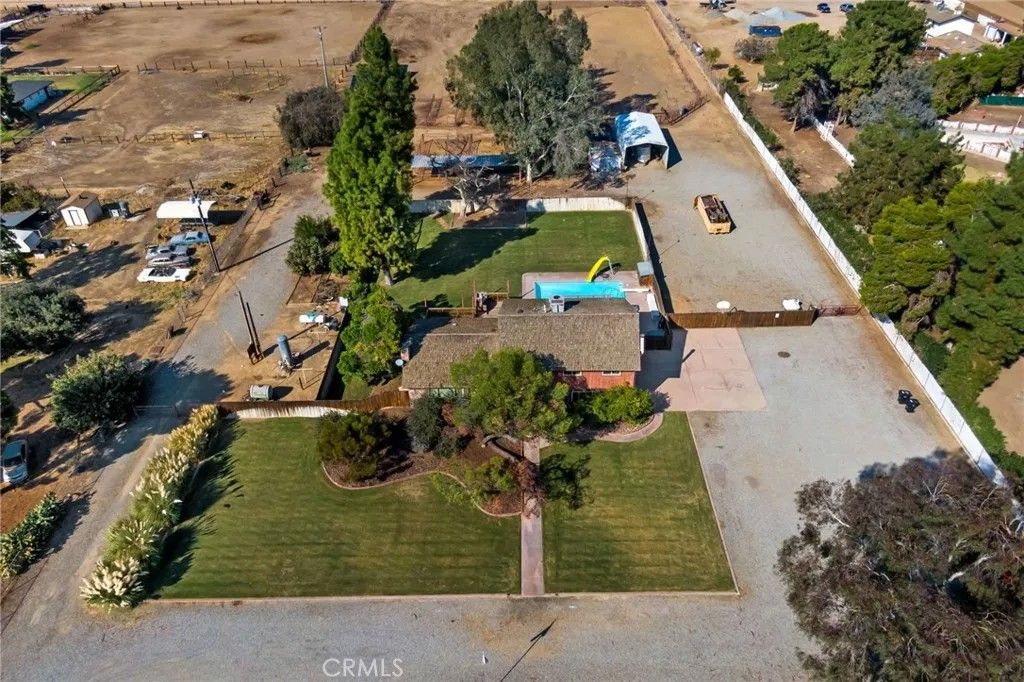 Photo of 34378 7th Standard, Bakersfield, CA 93314 (MLS # SR25247070)