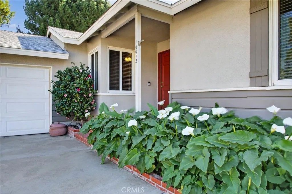 Photo of 16012 Los Alimos, Granada Hills, CA 91344 (MLS # SR26021240)