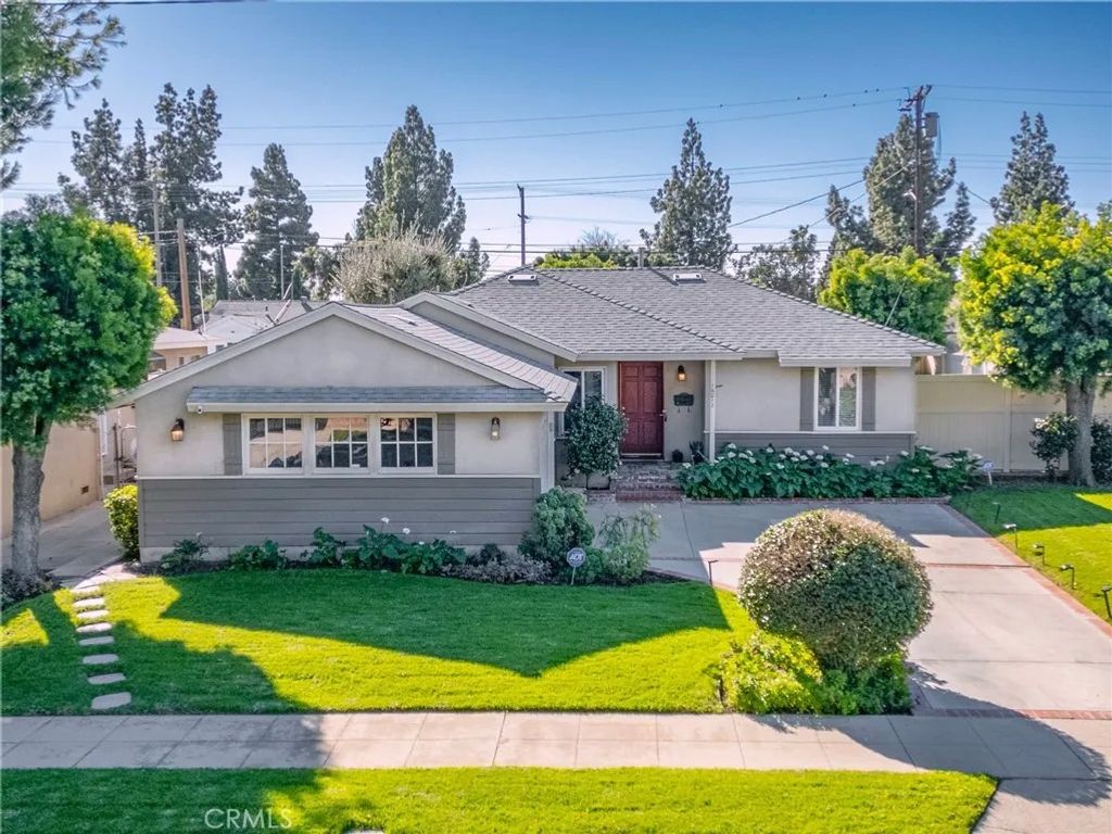 Photo of 16012 Los Alimos, Granada Hills, CA 91344 (MLS # SR26021240)