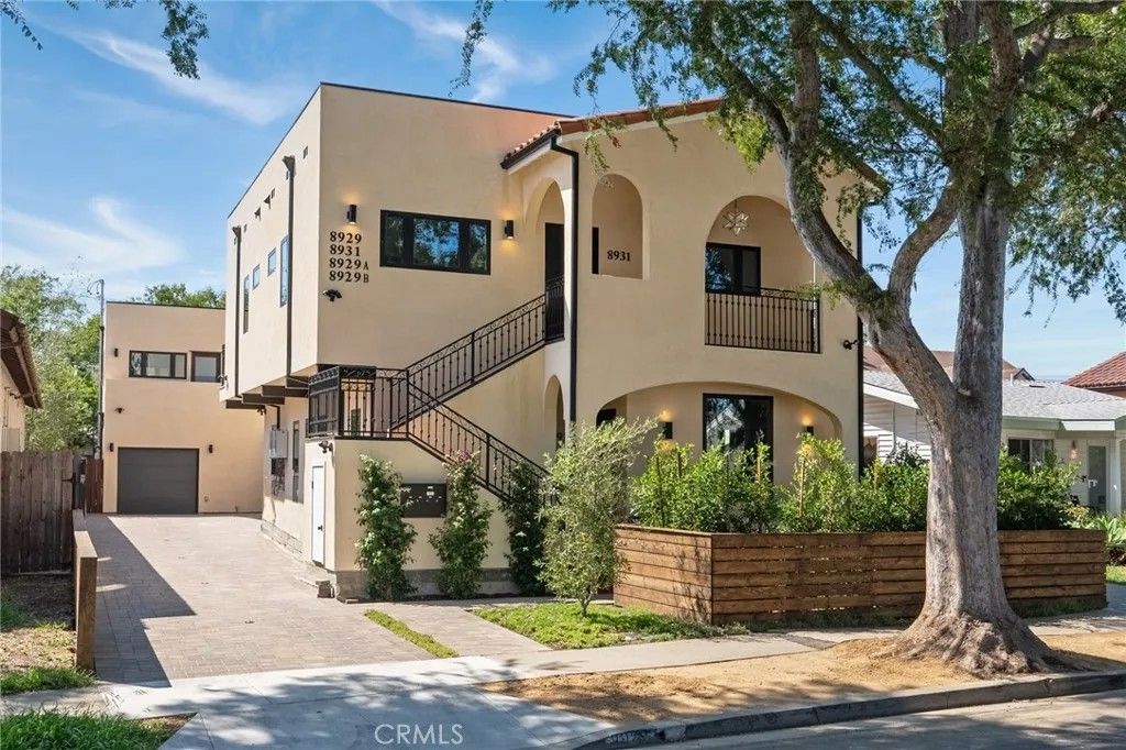 Photo of 8929 Hubbard Street, Culver City, CA 90232 (MLS # PW26080799)