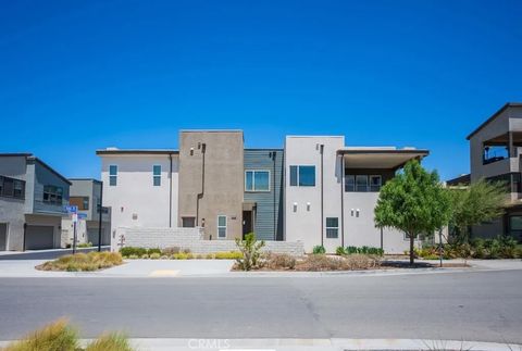 Tiny photo for 27504 Illumination Court, Valencia, CA 91381 (MLS # SR25248408)