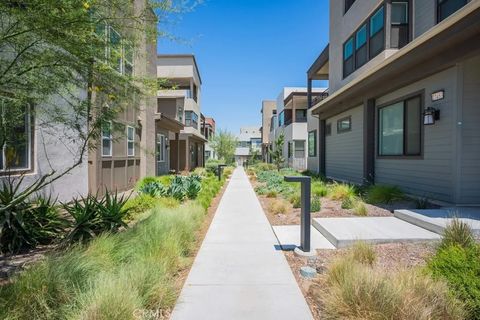 Tiny photo for 27504 Illumination Court, Valencia, CA 91381 (MLS # SR25248408)