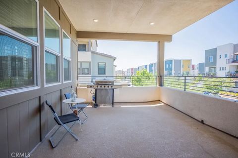 Tiny photo for 27504 Illumination Court, Valencia, CA 91381 (MLS # SR25248408)