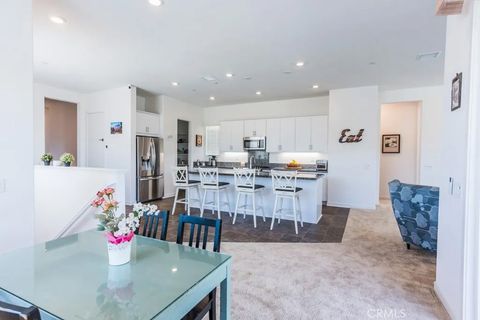Tiny photo for 27504 Illumination Court, Valencia, CA 91381 (MLS # SR25248408)