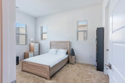 Tiny photo for 27504 Illumination Court, Valencia, CA 91381 (MLS # SR25248408)