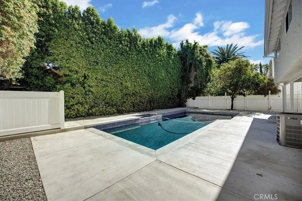 Photo of 5346 Tyrone Avenue, Sherman Oaks, CA 91401 (MLS # SR26050799)