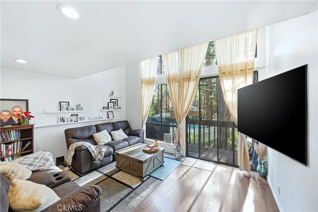 13936 Edgewater