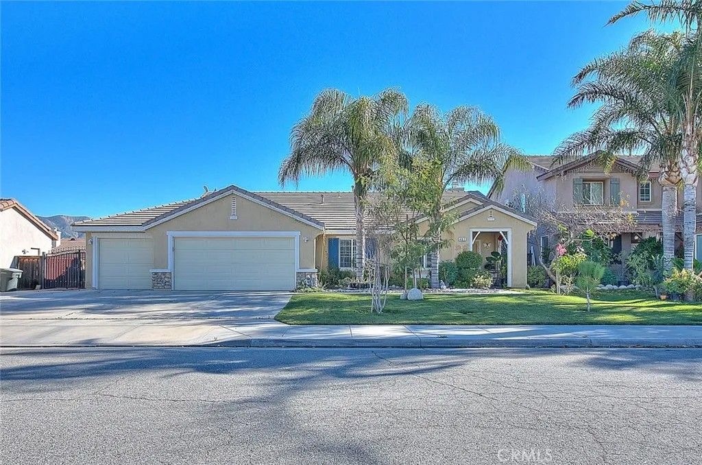 Photo of 467 La Boca St, San Jacinto, CA 92582 (MLS # TR26009773)