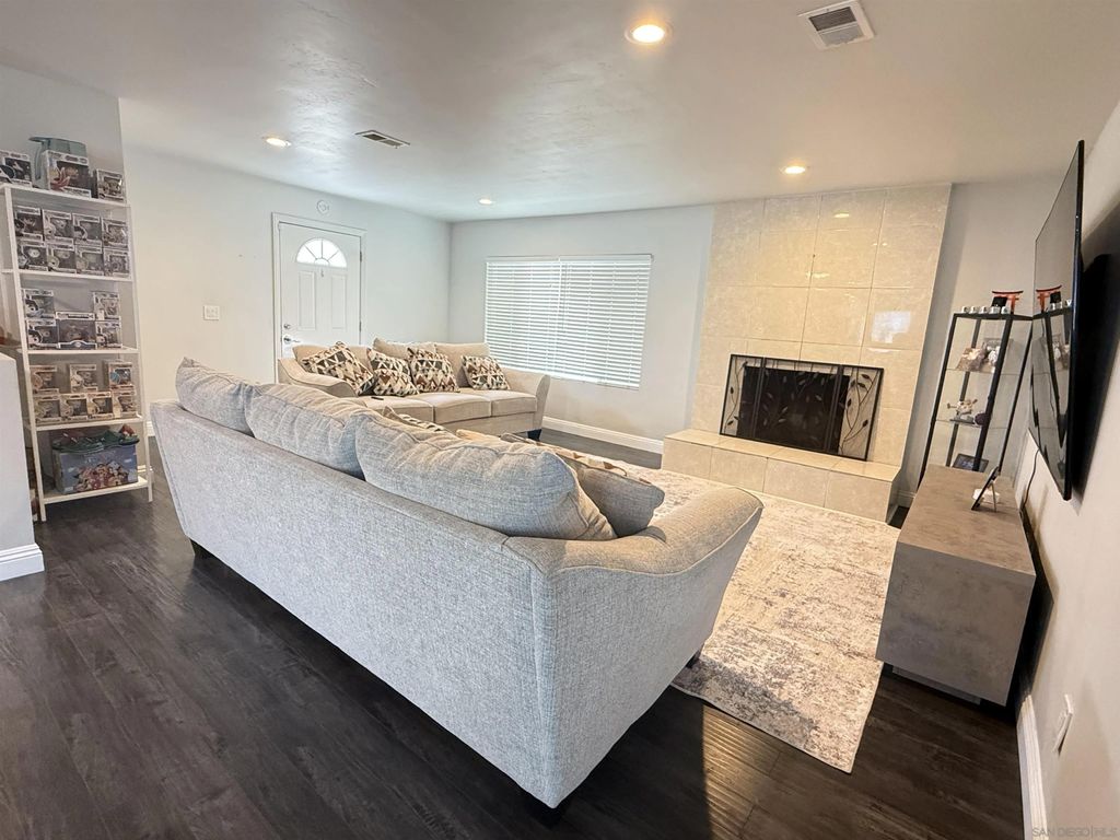 Photo of 1121 Grand Ave, Spring Valley, CA 91977 (MLS # 260011880)