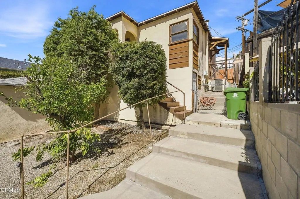 Photo of 2307 Moss Avenue, Los Angeles, CA 90065 (MLS # P1-25989)