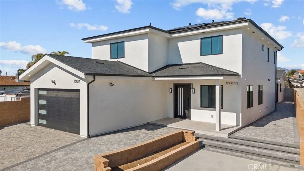 Photo of 12937 W Kilikia Drive, North Hollywood, CA 91605 (MLS # SR26066886)