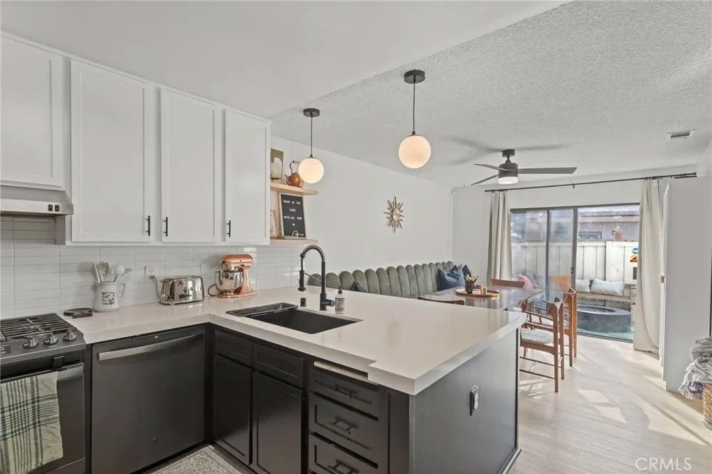 Photo of 10139 Arleta Ave #2, Arleta, CA 91331 (MLS # SB26014814)