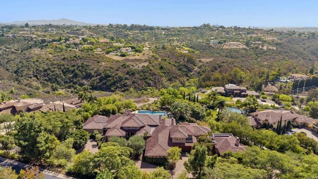 Photo of 3435 Jasmine Crest, Encinitas, CA 92024 (MLS # NDP2509572)
