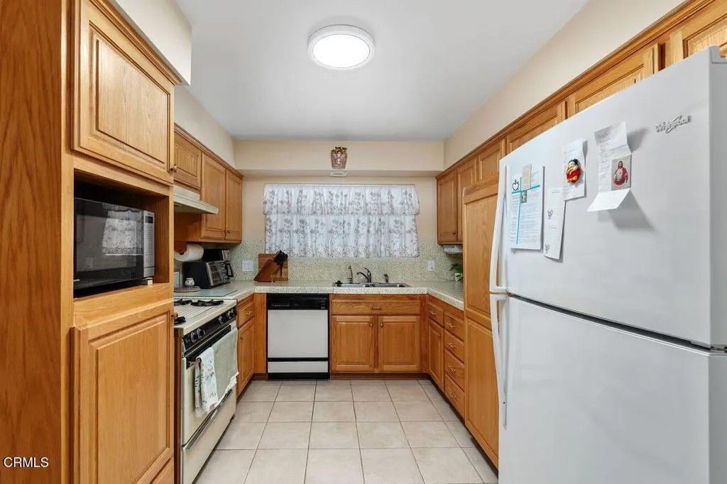 Photo of 2154 Curran Street, Oxnard, CA 93033 (MLS # V1-35936)