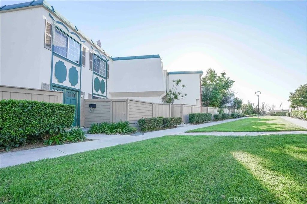 Photo of 8206 Gordon Grn, Buena Park, CA 90621 (MLS # PW26011733)