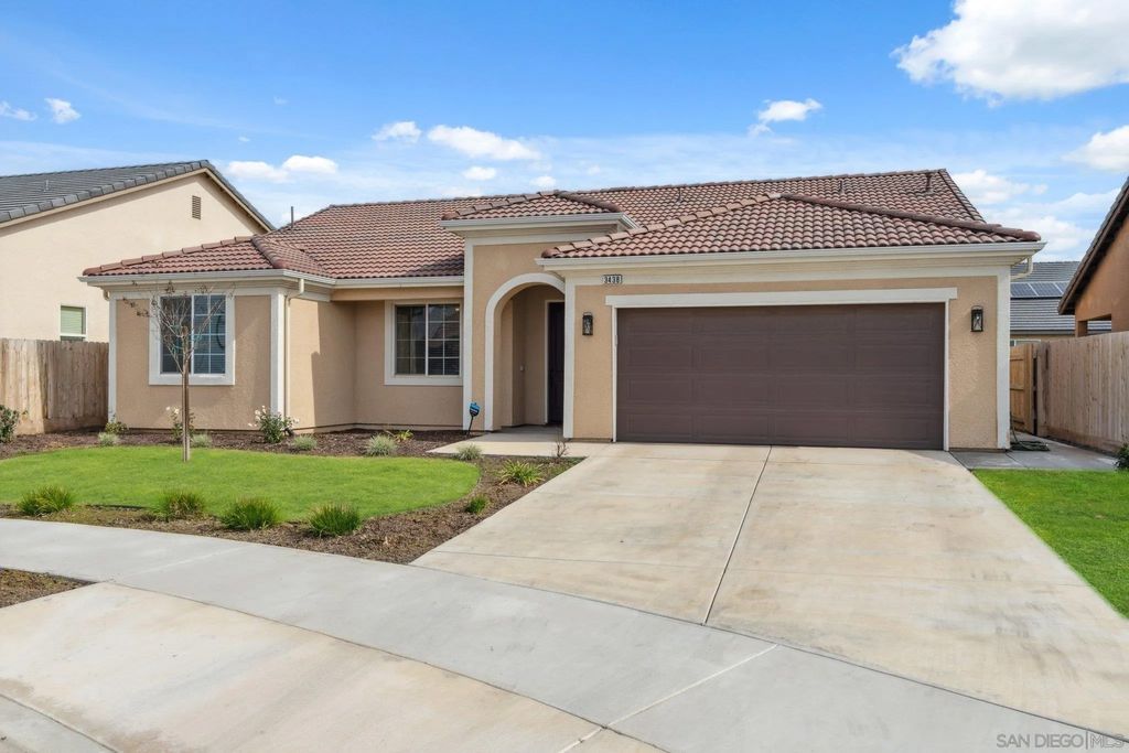 Photo of 3438 N Oakwood Ct, Visalia, CA 93291 (MLS # 250041496)