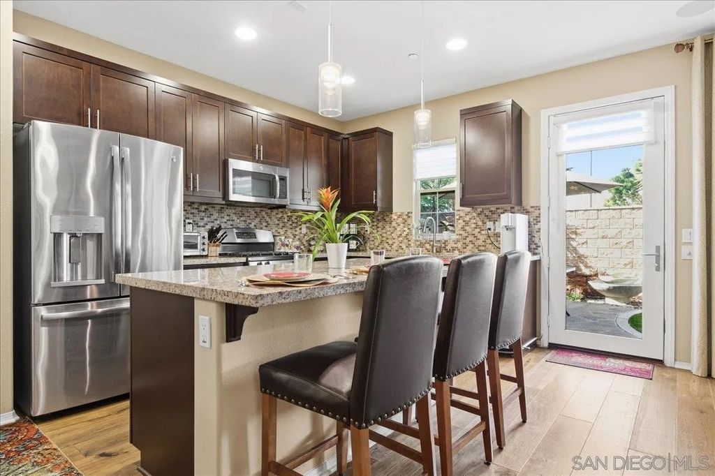 Photo of 2076 Blue Oak Lane, Vista, CA 92084 (MLS # 260004470)