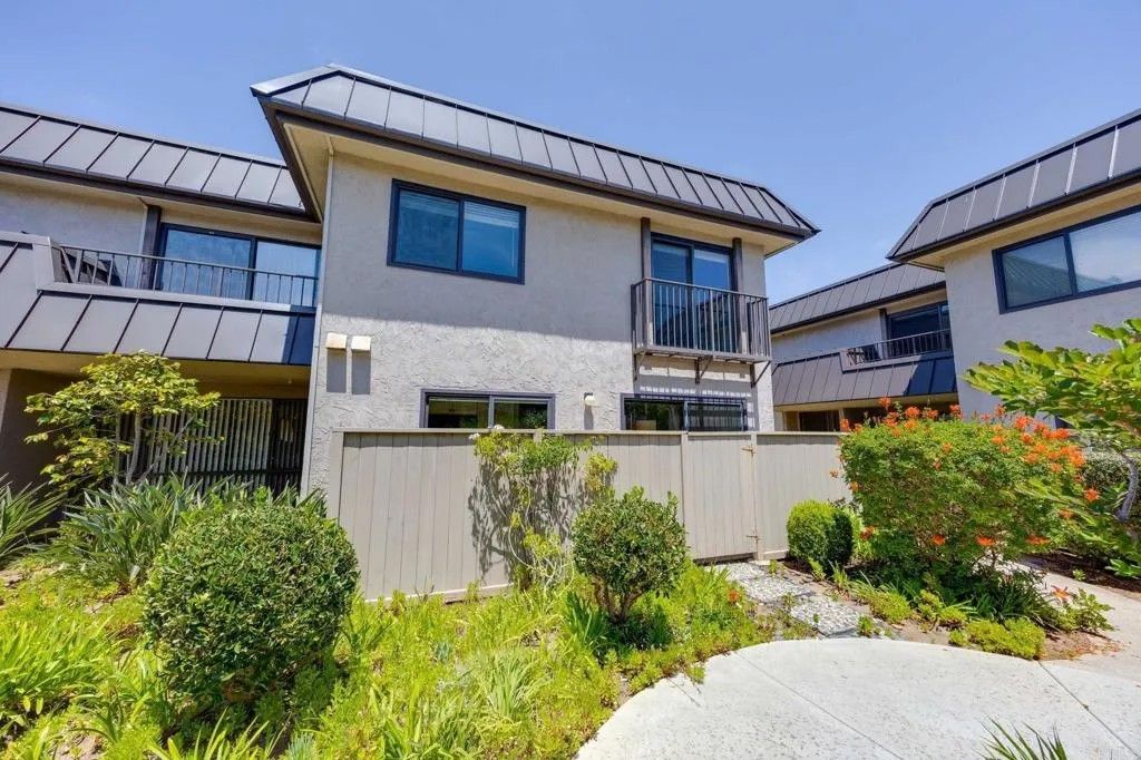 Photo of 806 S Sierra Avenue, Solana Beach, CA 92075 (MLS # NDP2604501)
