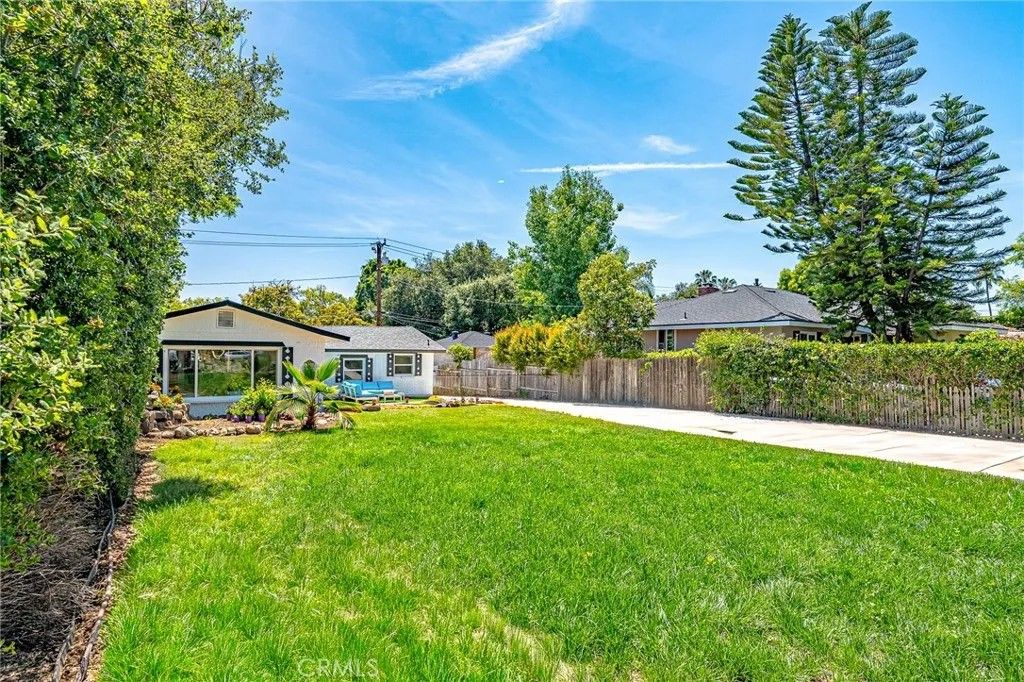 Photo of 1280 E Woodbury RD, Pasadena, CA 91104 (MLS # DW26105193)