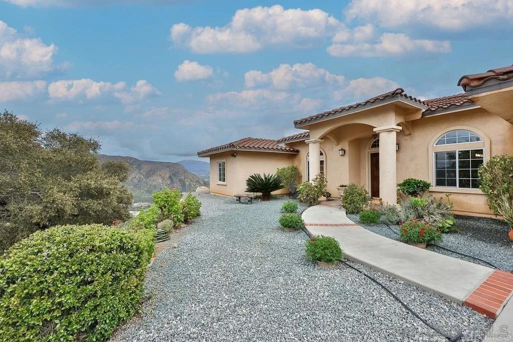 1152 Stoneridge Dr.