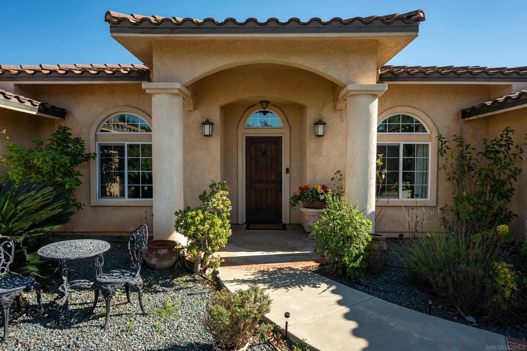 Photo of 1152 Stoneridge Dr, El Cajon, CA 92021 (MLS # 250036625)