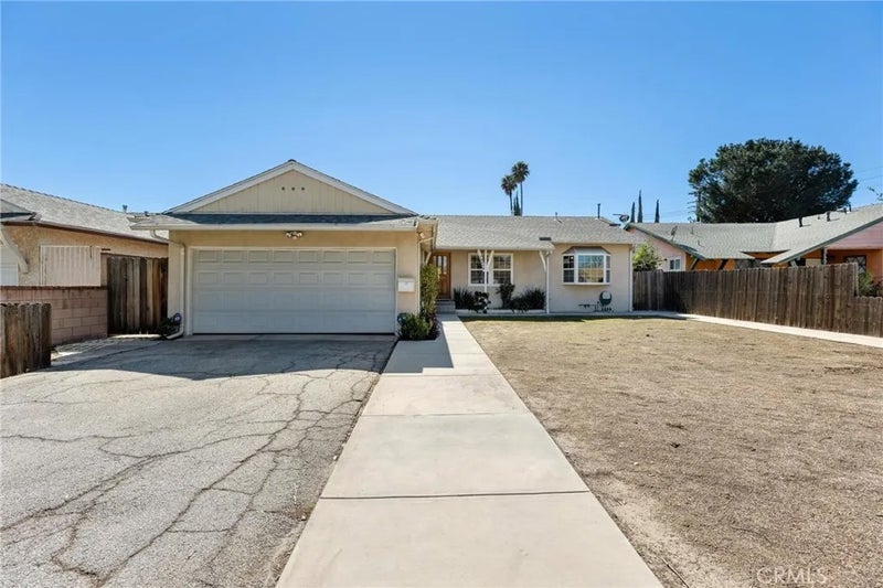 19046 Schoenborn Street