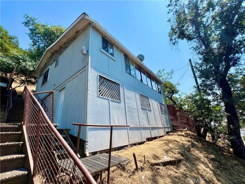 7158 E Highway 20