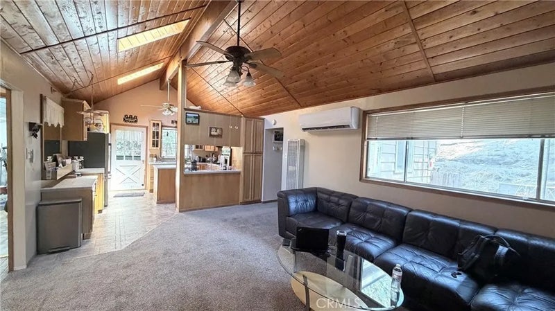 635 Acacia Dr