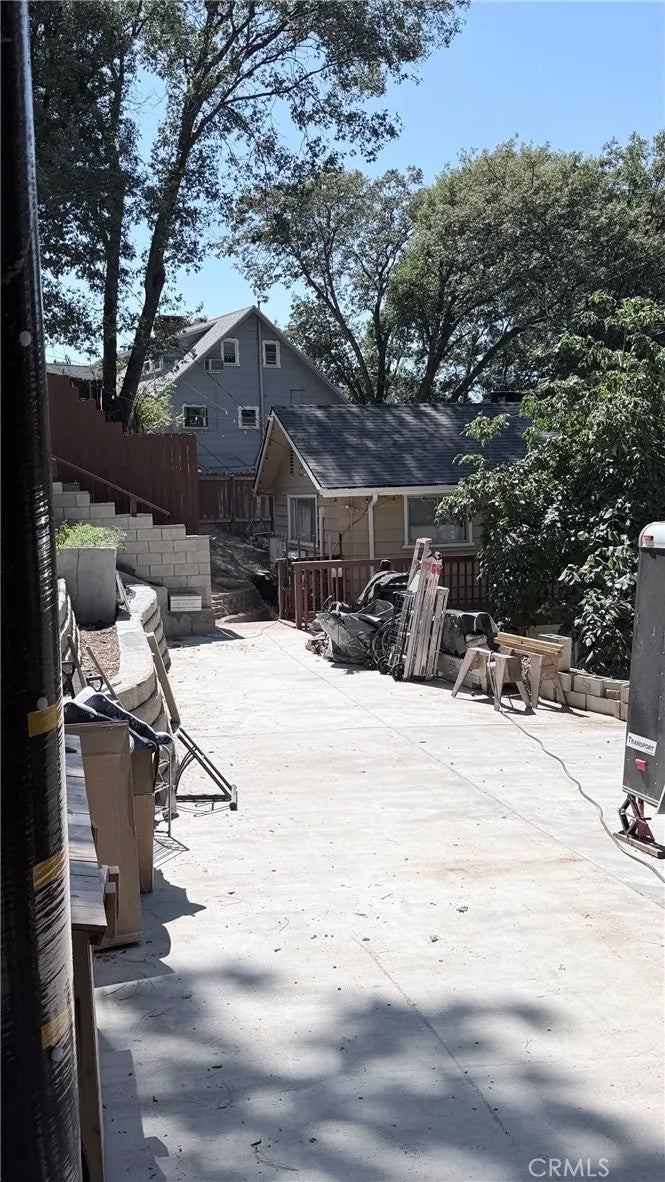 635 Acacia Dr