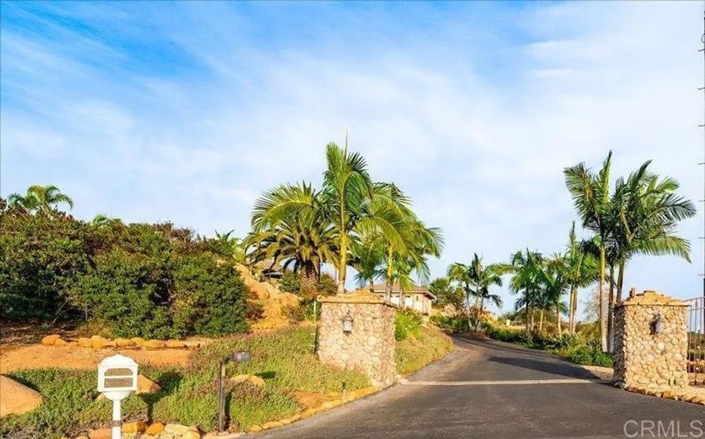 Photo of 19894 Via Vista Grande, Ramona, CA 92065 (MLS # NDP2600780)