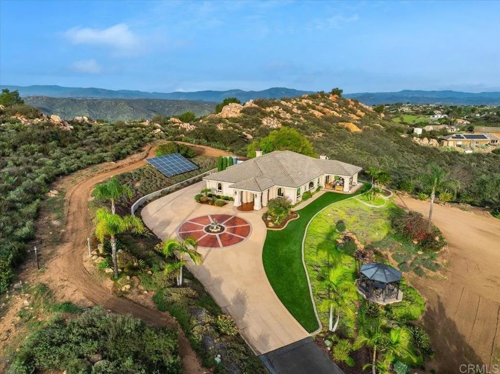 19894 Via Vista Grande