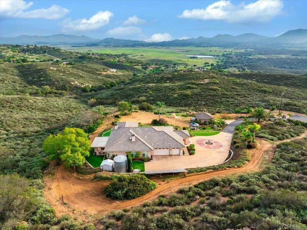 19894 Via Vista Grande