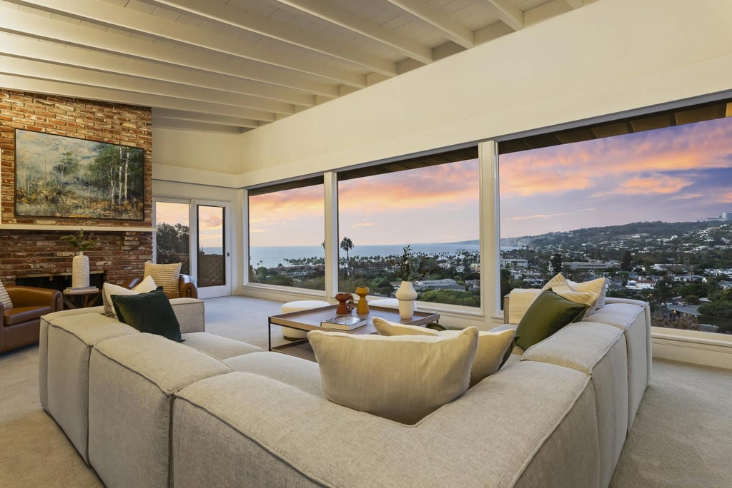 Photo of 7865 Roseland Drive, La Jolla, CA 92037 (MLS # 260023831)