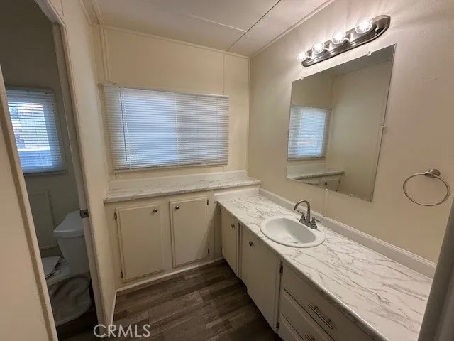 880 N Lake Street 53