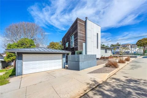 Photo of 701 Hillcrest St, El Segundo, CA 90245 (MLS # SB26042953)