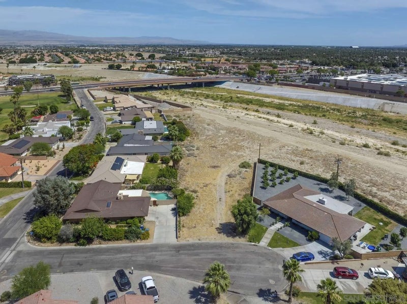 0 Hummingbird LN 62